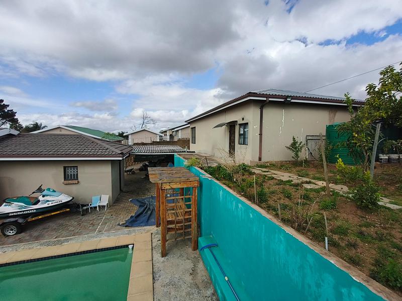 7 Bedroom Property for Sale in Southernwood Eastern Cape